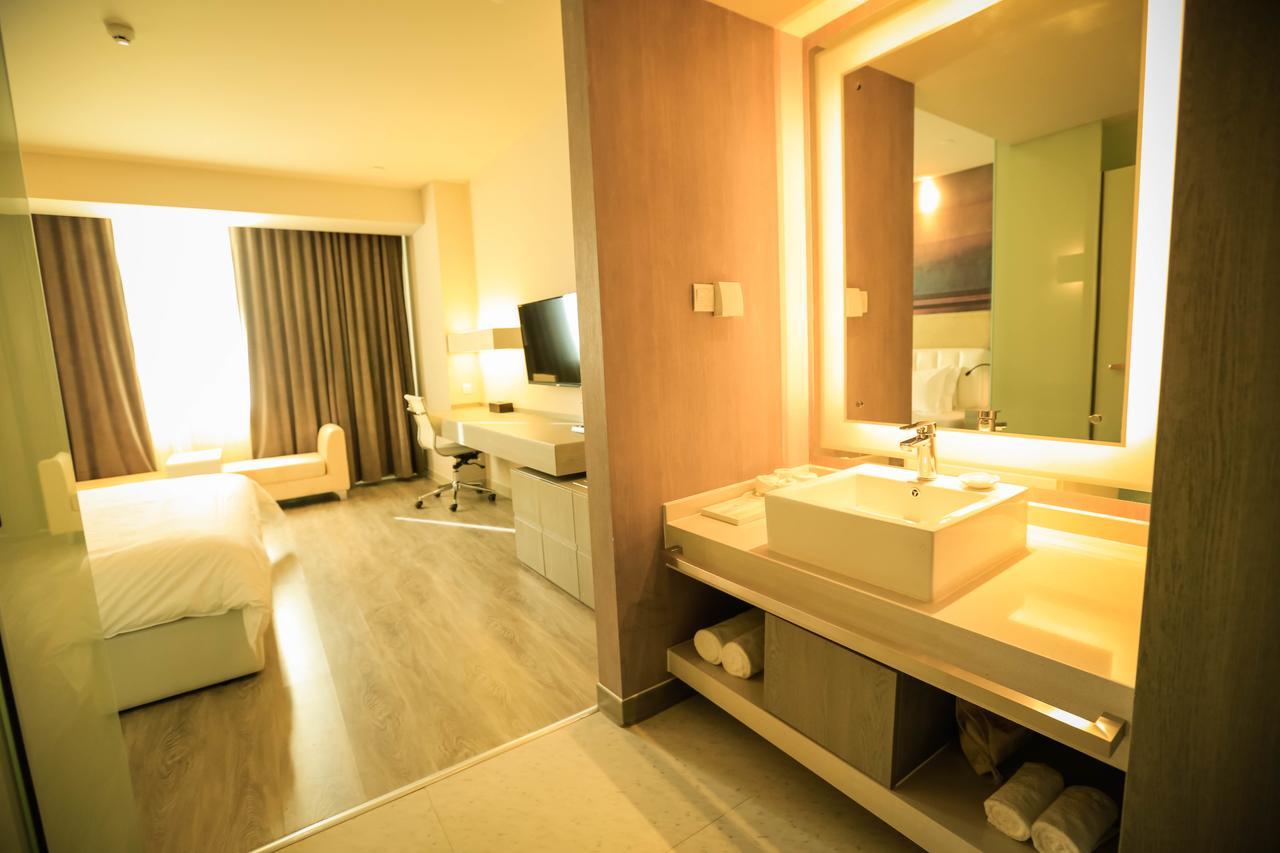 Metropolo Jin Jiang Hotels Turpan Administrative The Heart Of Pai Exterior photo